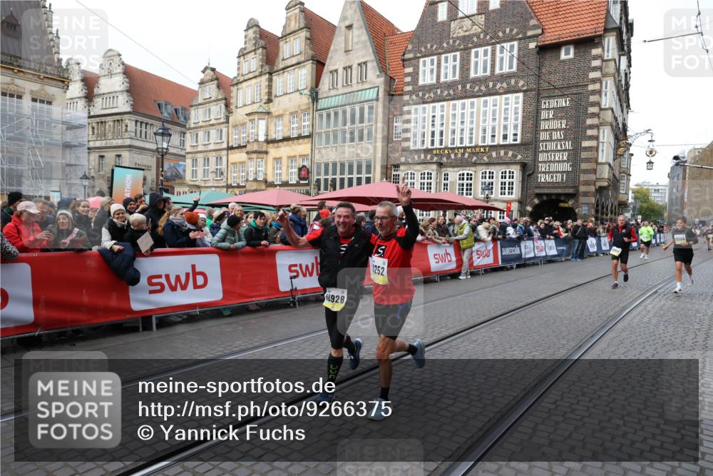 05.10.2025 - 20. swb-Marathon Bremen Yannick Fuchs http://msf.ph/oto/9266375 05.10.2025 10:51:39 Ziel 9252, 10321, 10584, 10928, 11177 meine-sportfotos.de