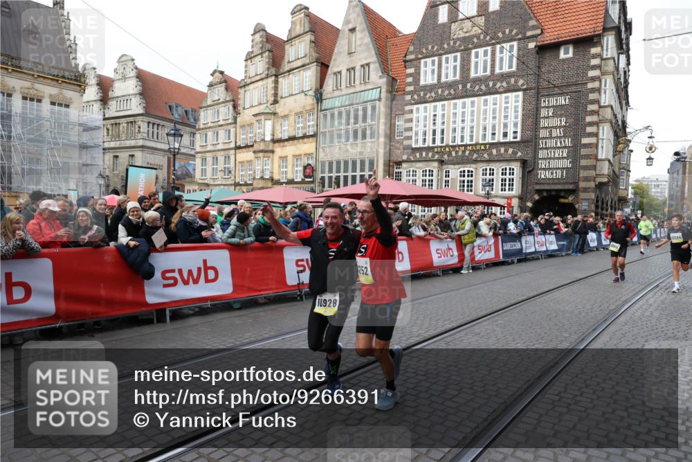 05.10.2025 - 20. swb-Marathon Bremen Yannick Fuchs http://msf.ph/oto/9266391 05.10.2025 10:51:39 Ziel 9252, 10321, 10584, 10928, 11177 meine-sportfotos.de