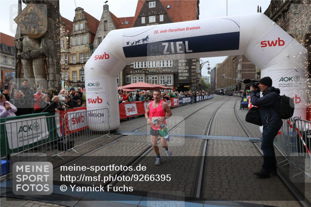 05.10.2025 - 20. swb-Marathon Bremen Yannick Fuchs http://msf.ph/oto/9266395 05.10.2025 12:08:52 Ziel 408 meine-sportfotos.de
