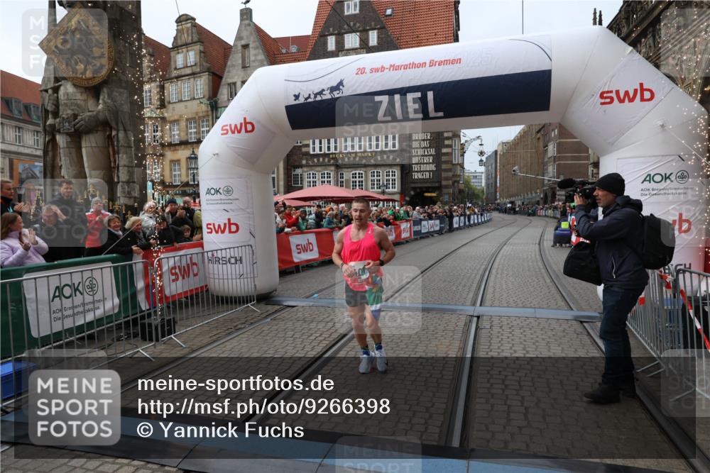 05.10.2025 - 20. swb-Marathon Bremen Yannick Fuchs http://msf.ph/oto/9266398 05.10.2025 12:08:53 Ziel 408 meine-sportfotos.de