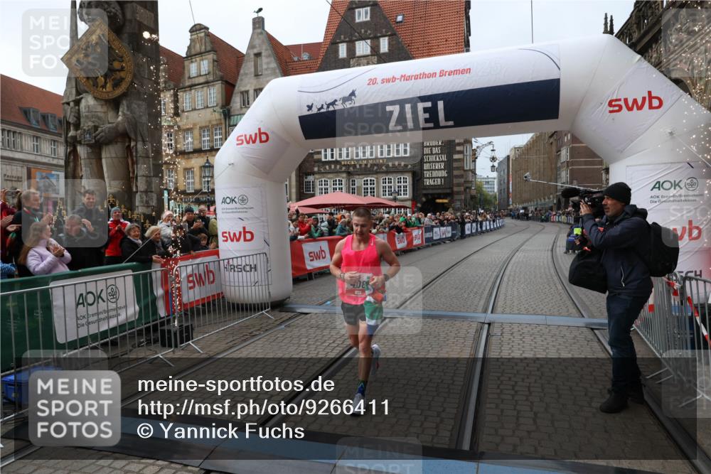 05.10.2025 - 20. swb-Marathon Bremen Yannick Fuchs http://msf.ph/oto/9266411 05.10.2025 12:08:53 Ziel 408 meine-sportfotos.de