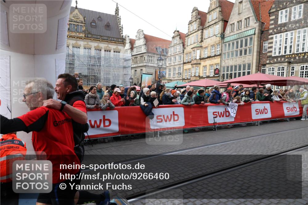 05.10.2025 - 20. swb-Marathon Bremen Yannick Fuchs http://msf.ph/oto/9266460 05.10.2025 10:51:40 Ziel 9252, 10321, 10584, 10918, 10928, 11177 meine-sportfotos.de