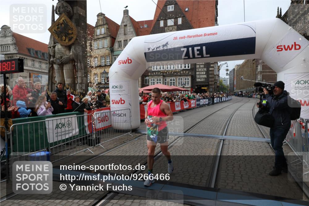 05.10.2025 - 20. swb-Marathon Bremen Yannick Fuchs http://msf.ph/oto/9266466 05.10.2025 12:08:53 Ziel 408 meine-sportfotos.de