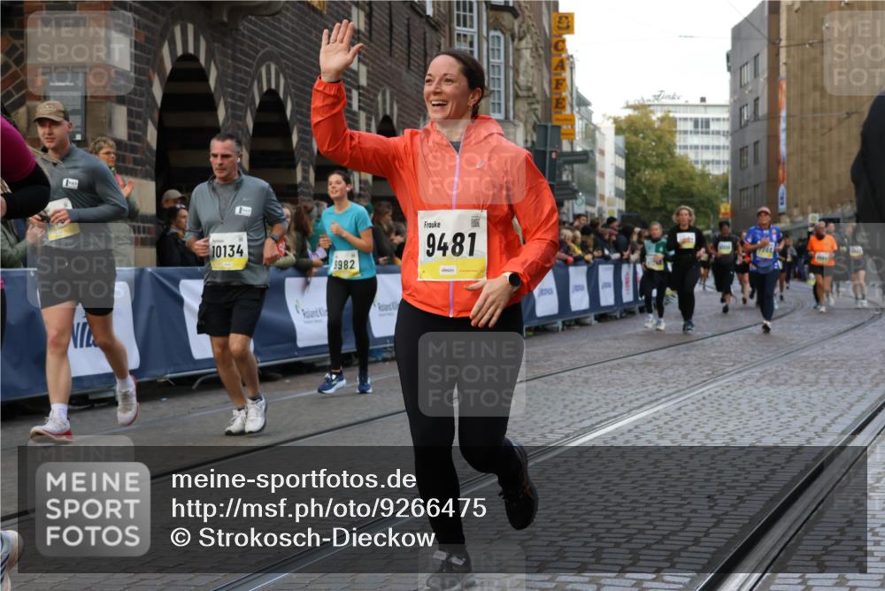 05.10.2025 - 20. swb-Marathon Bremen Strokosch-Dieckow http://msf.ph/oto/9266475 05.10.2025 11:08:33 Ziel 7069, 9235, 9481, 9982, 10134, 10212, 10787, 10859, 10998, 11028, 11076, 11242 meine-sportfotos.de