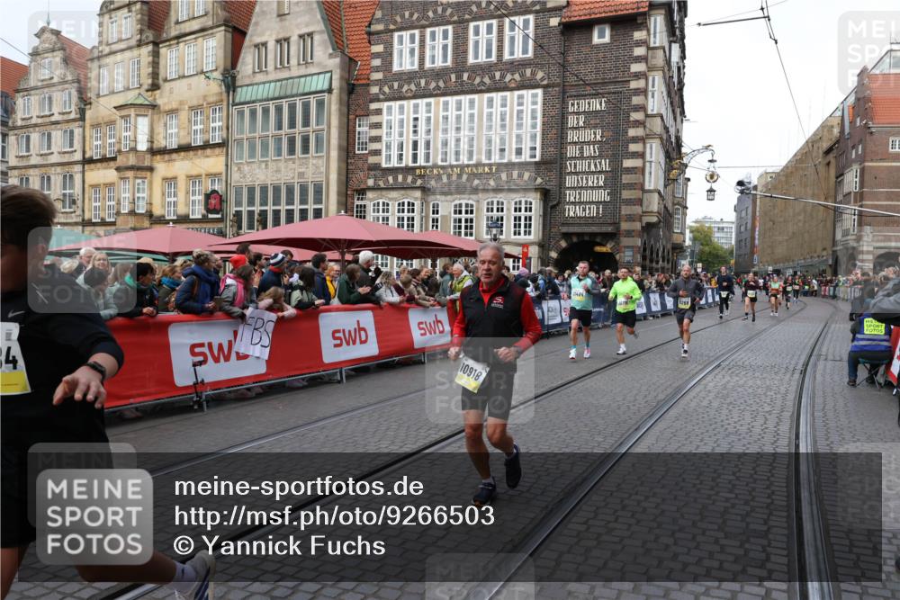 05.10.2025 - 20. swb-Marathon Bremen Yannick Fuchs http://msf.ph/oto/9266503 05.10.2025 10:51:42 Ziel 9252, 10584, 10918, 10928, 11484 meine-sportfotos.de