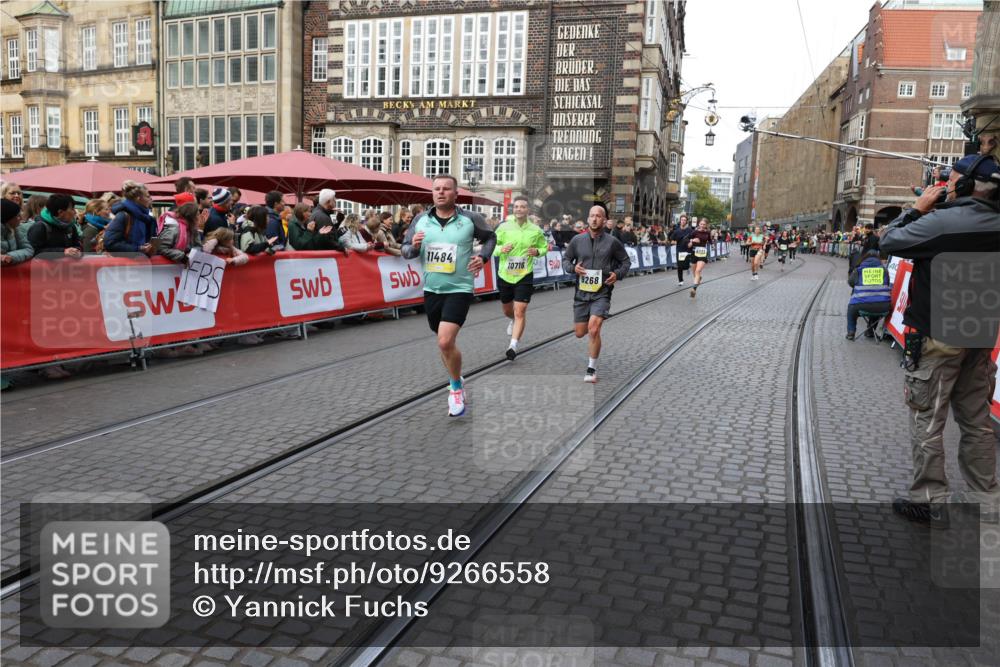 05.10.2025 - 20. swb-Marathon Bremen Yannick Fuchs http://msf.ph/oto/9266558 05.10.2025 10:51:44 Ziel 8333, 9252, 9268, 10584, 10716, 10918, 10928, 11484 meine-sportfotos.de