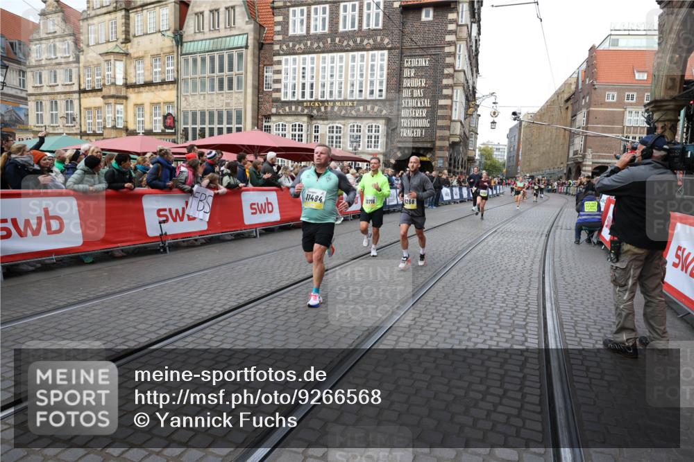 05.10.2025 - 20. swb-Marathon Bremen Yannick Fuchs http://msf.ph/oto/9266568 05.10.2025 10:51:44 Ziel 8333, 9252, 9268, 10584, 10716, 10918, 10928, 11484 meine-sportfotos.de