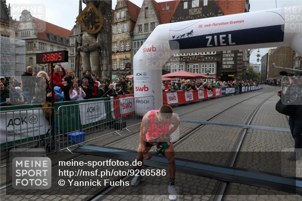 05.10.2025 - 20. swb-Marathon Bremen Yannick Fuchs http://msf.ph/oto/9266586 05.10.2025 12:08:54 Ziel 408 meine-sportfotos.de