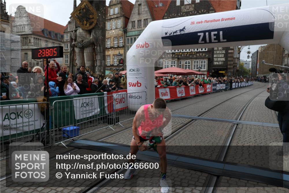 05.10.2025 - 20. swb-Marathon Bremen Yannick Fuchs http://msf.ph/oto/9266600 05.10.2025 12:08:55 Ziel 408 meine-sportfotos.de