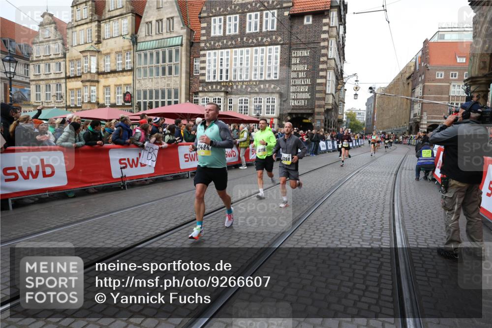 05.10.2025 - 20. swb-Marathon Bremen Yannick Fuchs http://msf.ph/oto/9266607 05.10.2025 10:51:44 Ziel 8333, 9252, 9268, 10584, 10716, 10918, 10928, 11484 meine-sportfotos.de