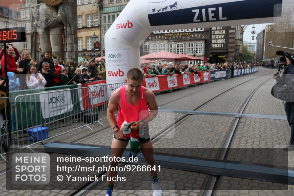 05.10.2025 - 20. swb-Marathon Bremen Yannick Fuchs http://msf.ph/oto/9266641 05.10.2025 12:08:55 Ziel 408 meine-sportfotos.de