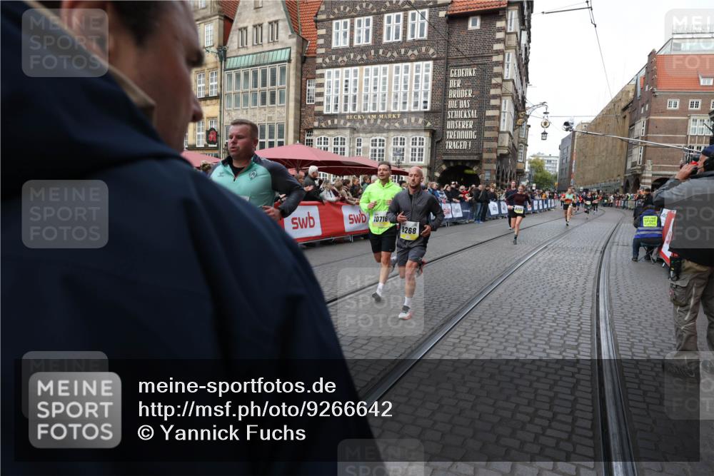 05.10.2025 - 20. swb-Marathon Bremen Yannick Fuchs http://msf.ph/oto/9266642 05.10.2025 10:51:45 Ziel 8333, 9252, 9268, 10584, 10716, 10918, 10928, 11484 meine-sportfotos.de