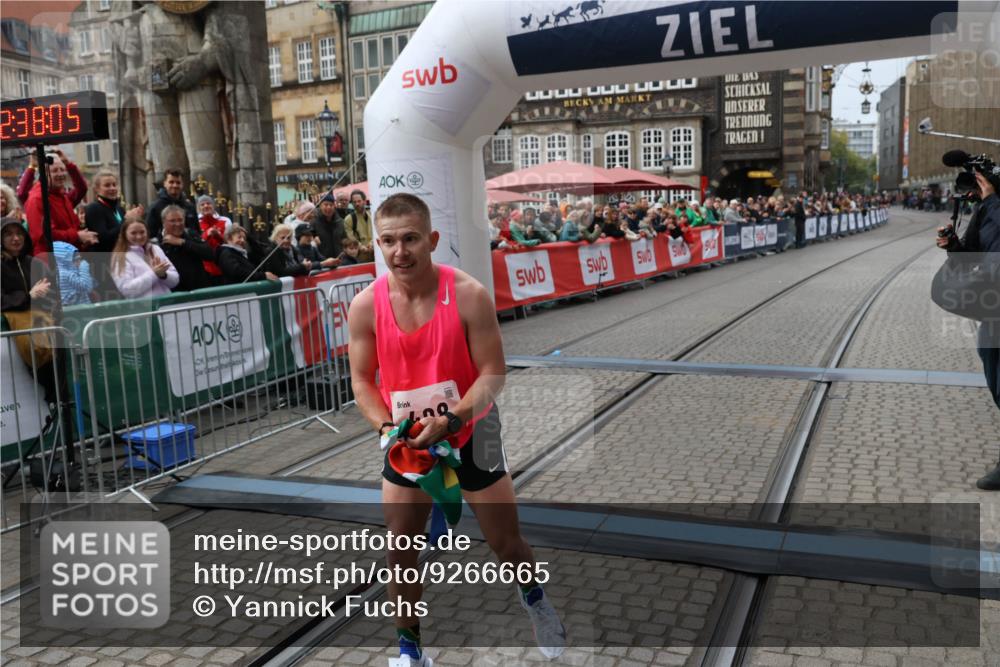 05.10.2025 - 20. swb-Marathon Bremen Yannick Fuchs http://msf.ph/oto/9266665 05.10.2025 12:08:55 Ziel 408 meine-sportfotos.de