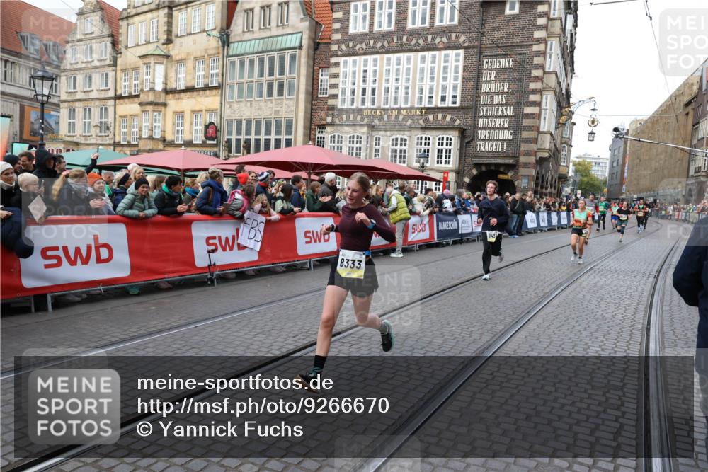 05.10.2025 - 20. swb-Marathon Bremen Yannick Fuchs http://msf.ph/oto/9266670 05.10.2025 10:51:47 Ziel 8333, 9252, 9259, 9268, 10584, 10716, 10918, 10928, 11484 meine-sportfotos.de