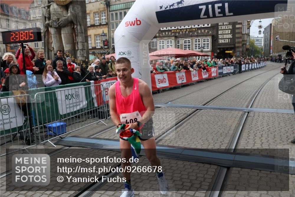 05.10.2025 - 20. swb-Marathon Bremen Yannick Fuchs http://msf.ph/oto/9266678 05.10.2025 12:08:55 Ziel 408 meine-sportfotos.de