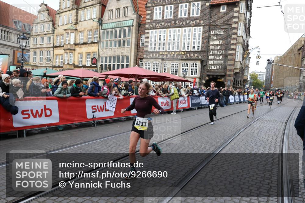 05.10.2025 - 20. swb-Marathon Bremen Yannick Fuchs http://msf.ph/oto/9266690 05.10.2025 10:51:47 Ziel 8333, 9252, 9259, 9268, 10584, 10716, 10918, 10928, 11484 meine-sportfotos.de