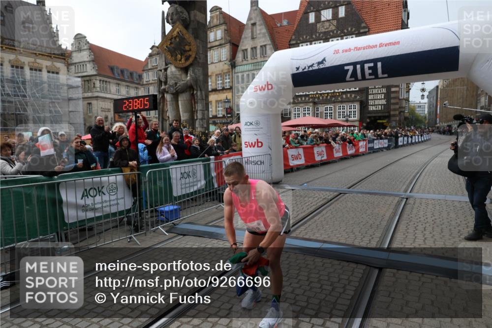 05.10.2025 - 20. swb-Marathon Bremen Yannick Fuchs http://msf.ph/oto/9266696 05.10.2025 12:08:55 Ziel 408 meine-sportfotos.de
