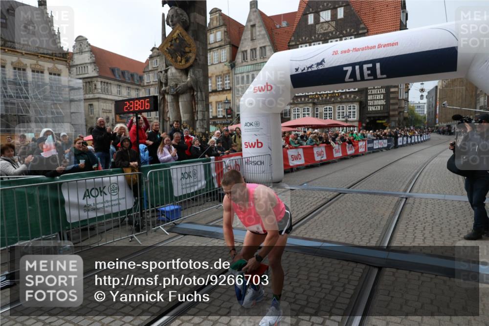 05.10.2025 - 20. swb-Marathon Bremen Yannick Fuchs http://msf.ph/oto/9266703 05.10.2025 12:08:55 Ziel 408 meine-sportfotos.de
