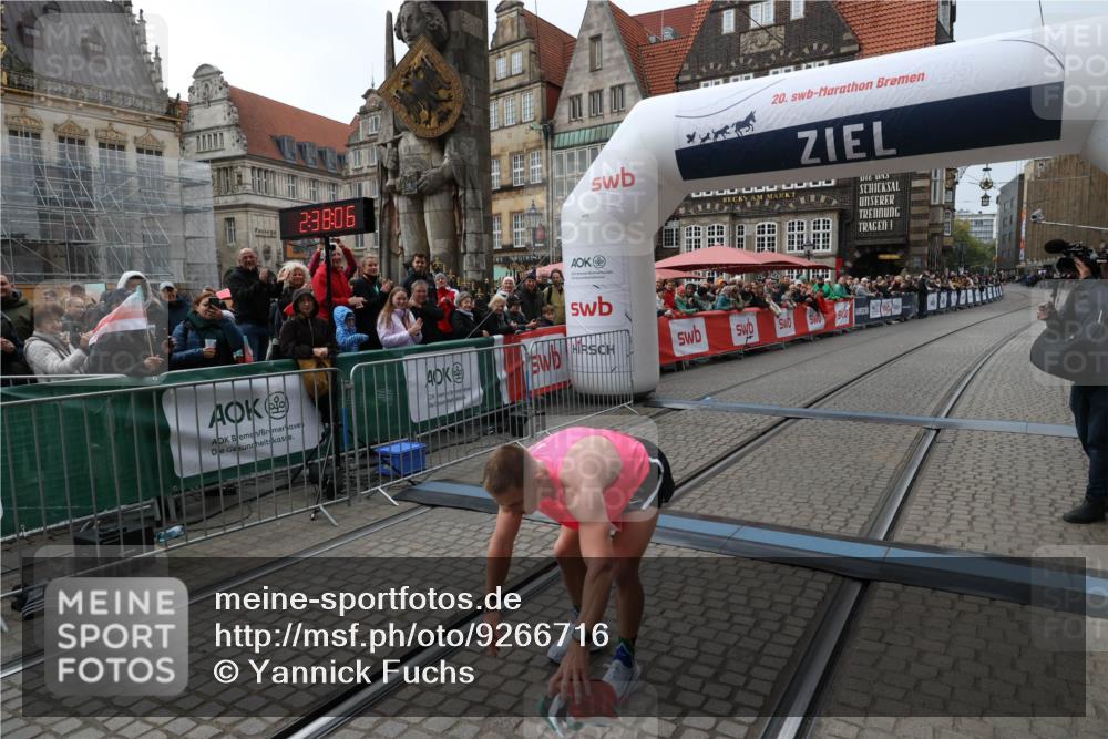 05.10.2025 - 20. swb-Marathon Bremen Yannick Fuchs http://msf.ph/oto/9266716 05.10.2025 12:08:56 Ziel 408 meine-sportfotos.de
