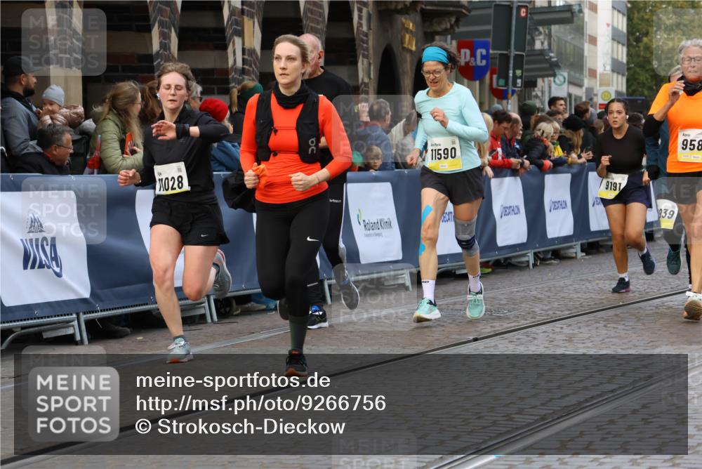 05.10.2025 - 20. swb-Marathon Bremen Strokosch-Dieckow http://msf.ph/oto/9266756 05.10.2025 11:08:41 Ziel 7069, 7706, 9191, 9274, 9276, 9589, 10051, 10212, 10567, 10939, 10998, 11028, 11073, 11076, 11242, 11479, 11590 meine-sportfotos.de