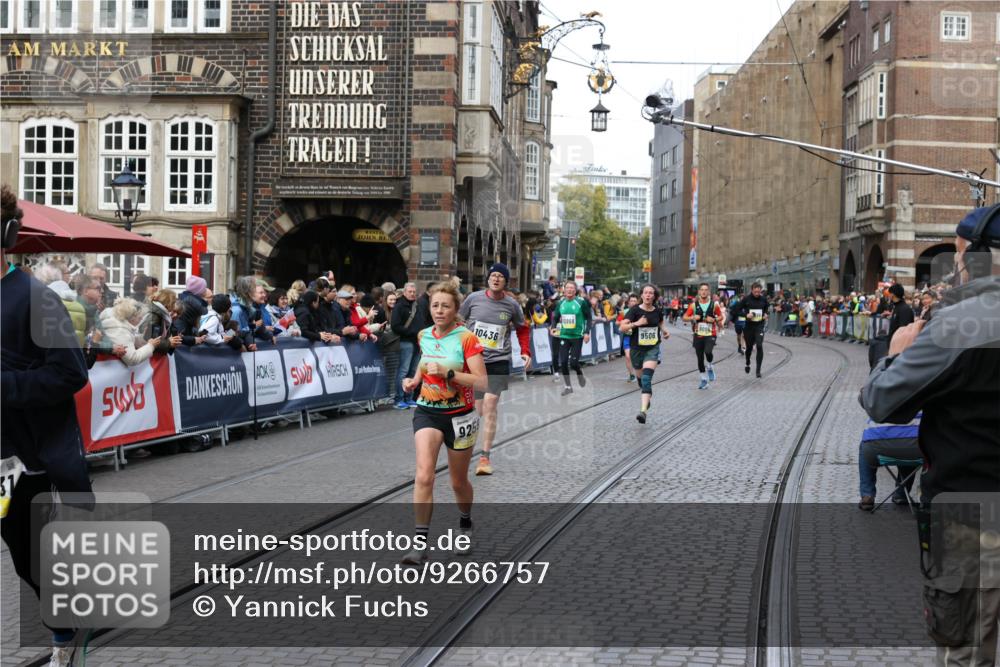 05.10.2025 - 20. swb-Marathon Bremen Yannick Fuchs http://msf.ph/oto/9266757 05.10.2025 10:51:48 Ziel 8333, 9259, 9268, 10436, 10584, 10716, 10918, 11484 meine-sportfotos.de