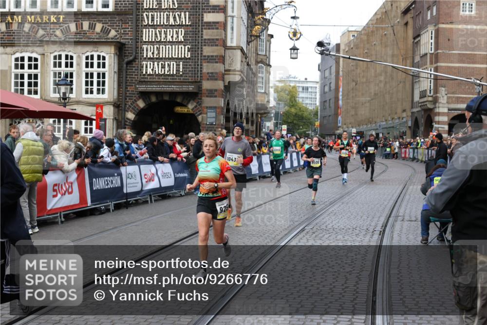 05.10.2025 - 20. swb-Marathon Bremen Yannick Fuchs http://msf.ph/oto/9266776 05.10.2025 10:51:48 Ziel 8333, 9259, 9268, 10436, 10584, 10716, 10918, 11484 meine-sportfotos.de