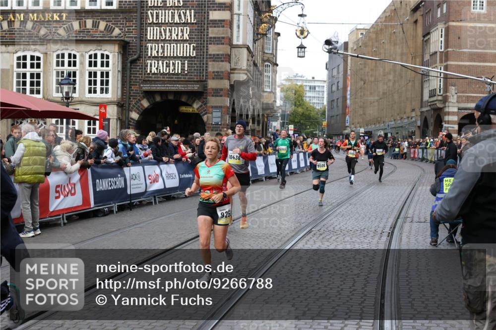 05.10.2025 - 20. swb-Marathon Bremen Yannick Fuchs http://msf.ph/oto/9266788 05.10.2025 10:51:48 Ziel 8333, 9259, 9268, 10436, 10584, 10716, 10918, 11484 meine-sportfotos.de