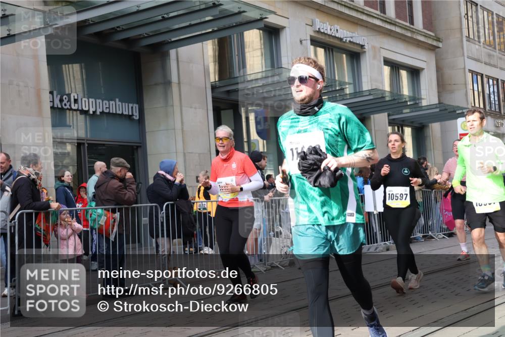 05.10.2025 - 20. swb-Marathon Bremen Strokosch-Dieckow http://msf.ph/oto/9266805 05.10.2025 11:05:41 Ziel 7777, 9355, 9387, 9438, 9786, 9907, 9931, 10081, 10095, 10100, 10101, 10192, 10249, 10462, 10587, 10597, 10619, 10623, 10848, 11134, 11231, 11296, 11425, 11433, 11468, 11525, 7777, 9355, 9387, 9438, 9786, 9907, 9931, 10081, 10095, 10100, 10101, 10192, 10249, 10462, 10587, 10597, 10619, 10623, 10848, 11134, 11425, 11468 meine-sportfotos.de