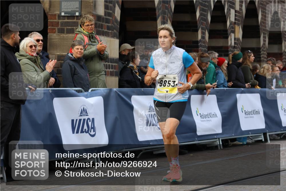 05.10.2025 - 20. swb-Marathon Bremen Strokosch-Dieckow http://msf.ph/oto/9266924 05.10.2025 11:08:49 Ziel 9184, 9274, 9721, 9853, 9912, 10051, 10248, 10714, 10840, 10939 meine-sportfotos.de