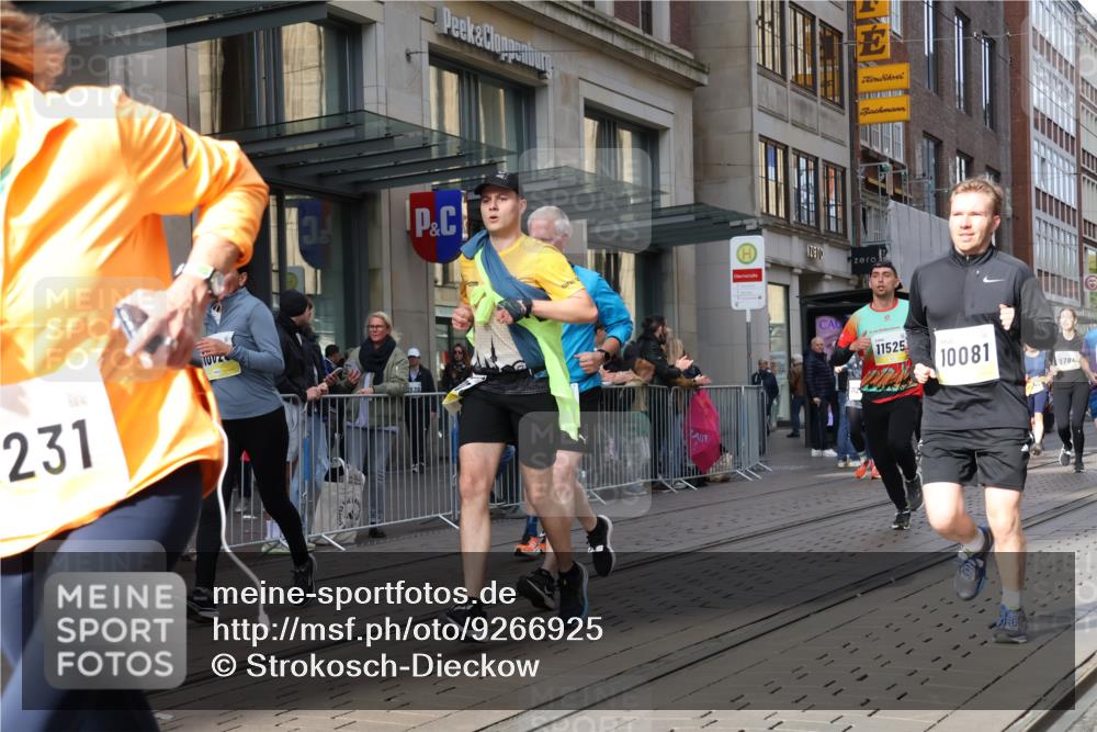 05.10.2025 - 20. swb-Marathon Bremen Strokosch-Dieckow http://msf.ph/oto/9266925 05.10.2025 11:05:47 Ziel 7979, 9205, 9228, 9355, 9387, 9438, 9523, 9712, 9786, 9931, 10081, 10095, 10100, 10101, 10152, 10192, 10243, 10249, 10374, 10404, 10462, 10587, 10597, 10623, 10848, 11065, 11092, 11134, 11169, 11231, 11296, 11425, 11433, 11468, 11525, 7979, 9205, 9228, 9355, 9387, 9438, 9523, 9712, 9786, 9931, 10081, 10095, 10100, 10101, 10152, 10192, 10243, 10249, 10374, 10404, 10462, 10587, 10597, 10623, 10848, 11065, 11092, 11134, 11169, 11425, 11468 meine-sportfotos.de