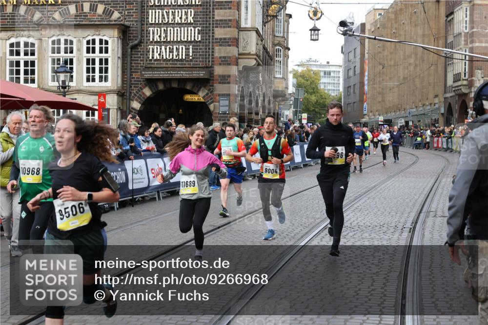 05.10.2025 - 20. swb-Marathon Bremen Yannick Fuchs http://msf.ph/oto/9266968 05.10.2025 10:51:52 Ziel 8333, 9004, 9259, 9268, 9506, 10436, 10716, 10968, 11484, 11689, 11696 meine-sportfotos.de
