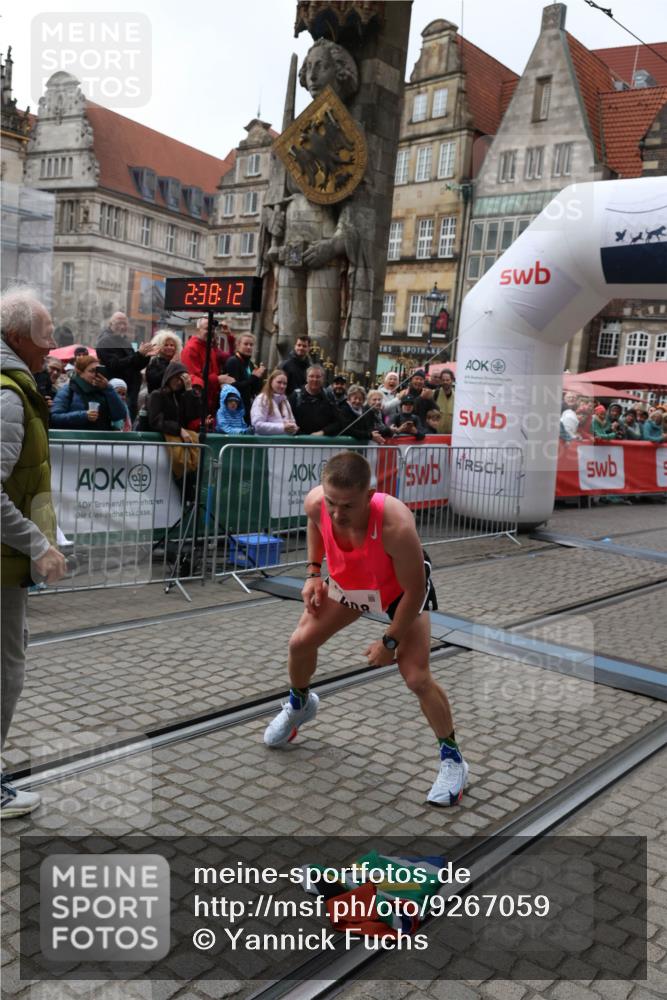 05.10.2025 - 20. swb-Marathon Bremen Yannick Fuchs http://msf.ph/oto/9267059 05.10.2025 12:09:02 Ziel  meine-sportfotos.de