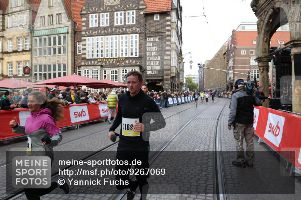 05.10.2025 - 20. swb-Marathon Bremen Yannick Fuchs http://msf.ph/oto/9267069 05.10.2025 10:51:54 Ziel 8333, 9004, 9259, 9506, 10436, 10968, 11361, 11689, 11696 meine-sportfotos.de
