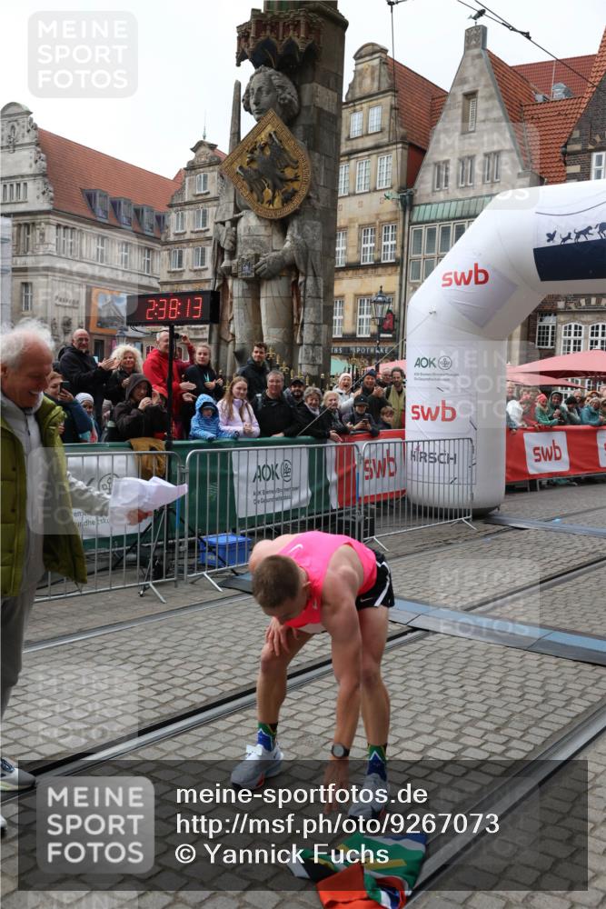 05.10.2025 - 20. swb-Marathon Bremen Yannick Fuchs http://msf.ph/oto/9267073 05.10.2025 12:09:02 Ziel  meine-sportfotos.de
