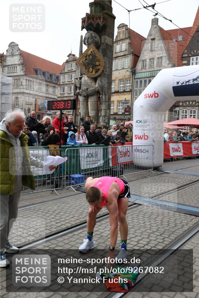 05.10.2025 - 20. swb-Marathon Bremen Yannick Fuchs http://msf.ph/oto/9267082 05.10.2025 12:09:02 Ziel  meine-sportfotos.de
