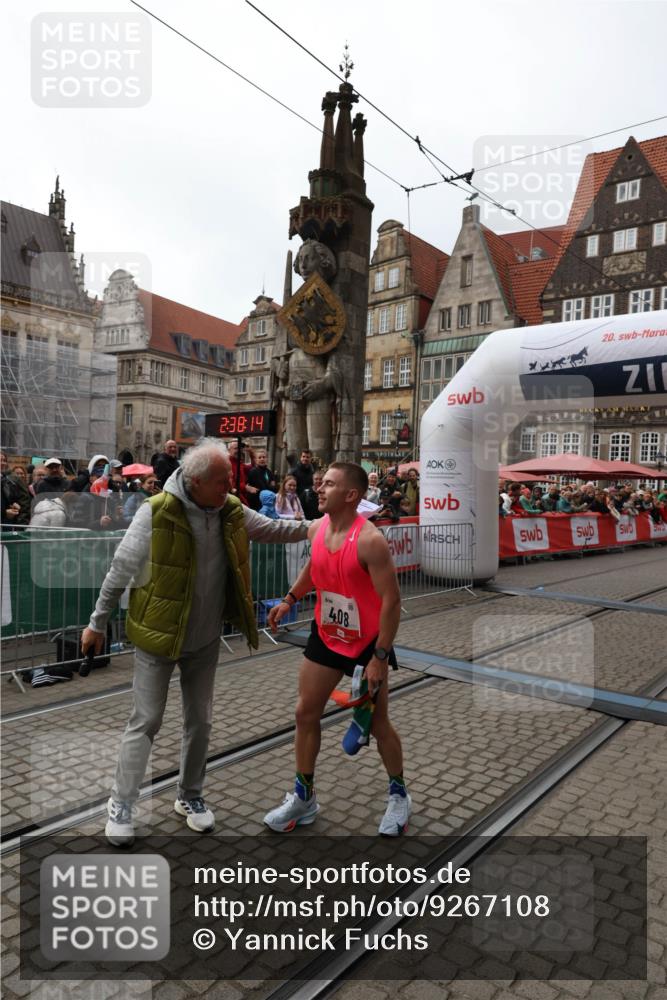 05.10.2025 - 20. swb-Marathon Bremen Yannick Fuchs http://msf.ph/oto/9267108 05.10.2025 12:09:03 Ziel  meine-sportfotos.de