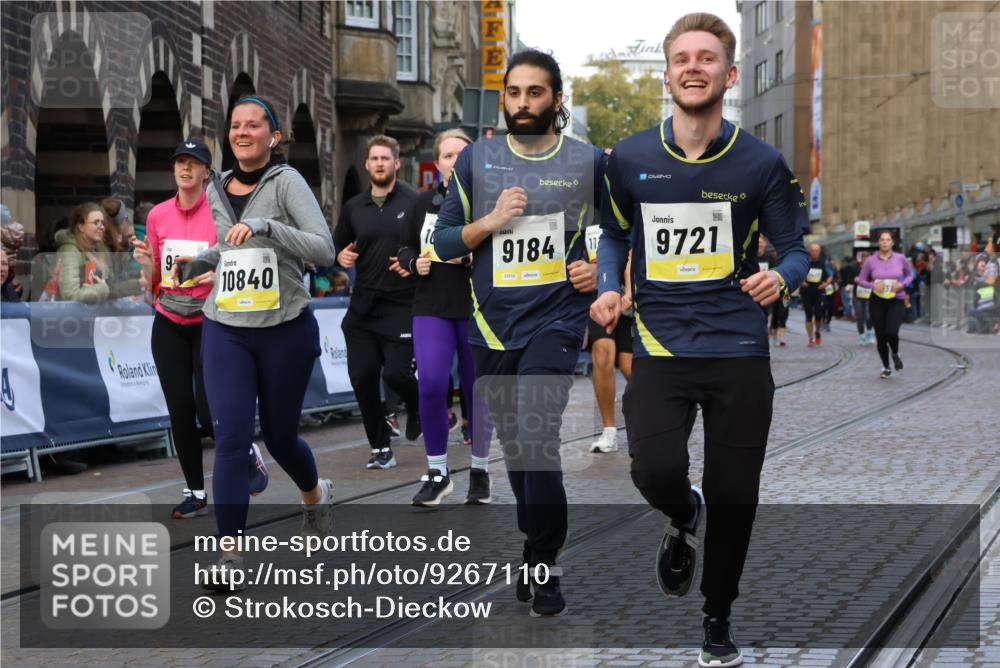 05.10.2025 - 20. swb-Marathon Bremen Strokosch-Dieckow http://msf.ph/oto/9267110 05.10.2025 11:08:55 Ziel 9184, 9466, 9721, 9774, 9853, 9912, 10031, 10087, 10248, 10458, 10714, 10840, 11126, 11142 meine-sportfotos.de