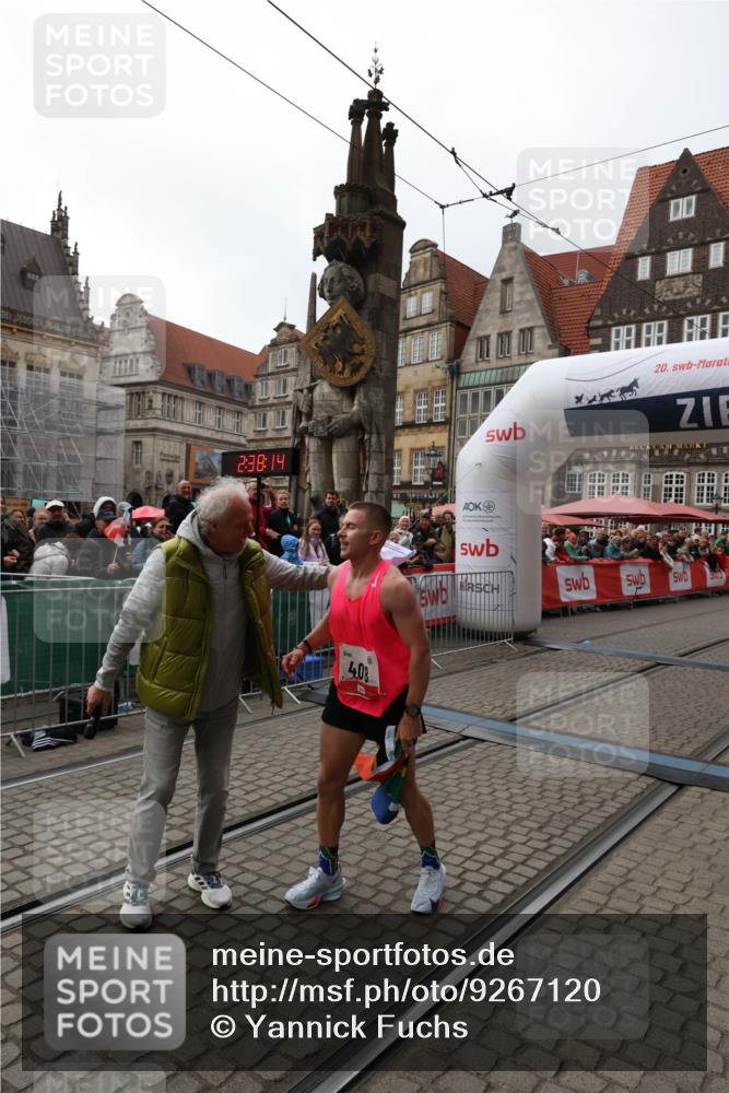 05.10.2025 - 20. swb-Marathon Bremen Yannick Fuchs http://msf.ph/oto/9267120 05.10.2025 12:09:03 Ziel  meine-sportfotos.de