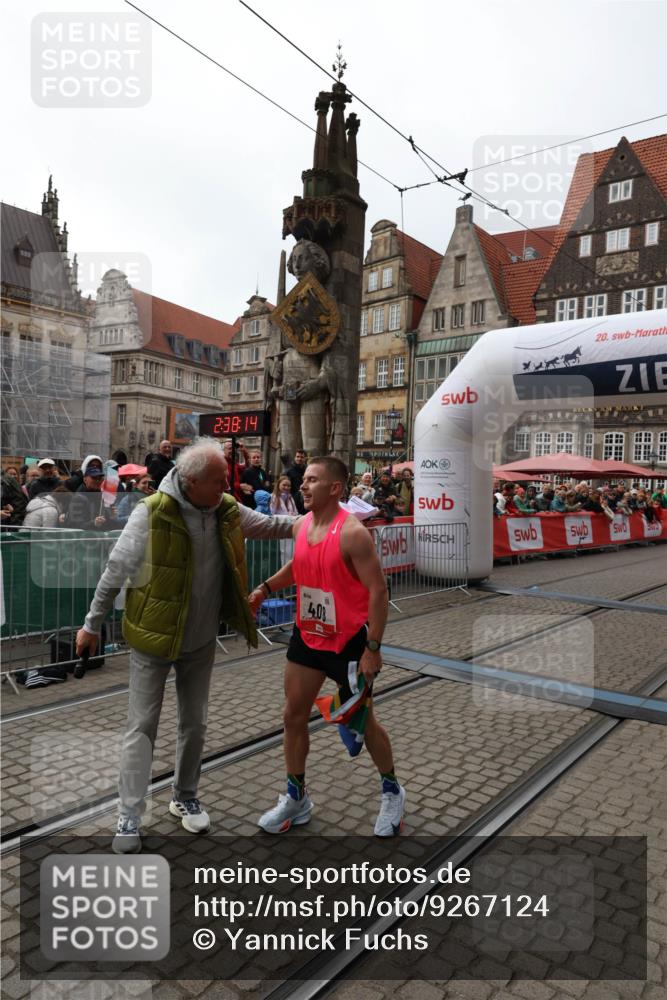 05.10.2025 - 20. swb-Marathon Bremen Yannick Fuchs http://msf.ph/oto/9267124 05.10.2025 12:09:03 Ziel  meine-sportfotos.de