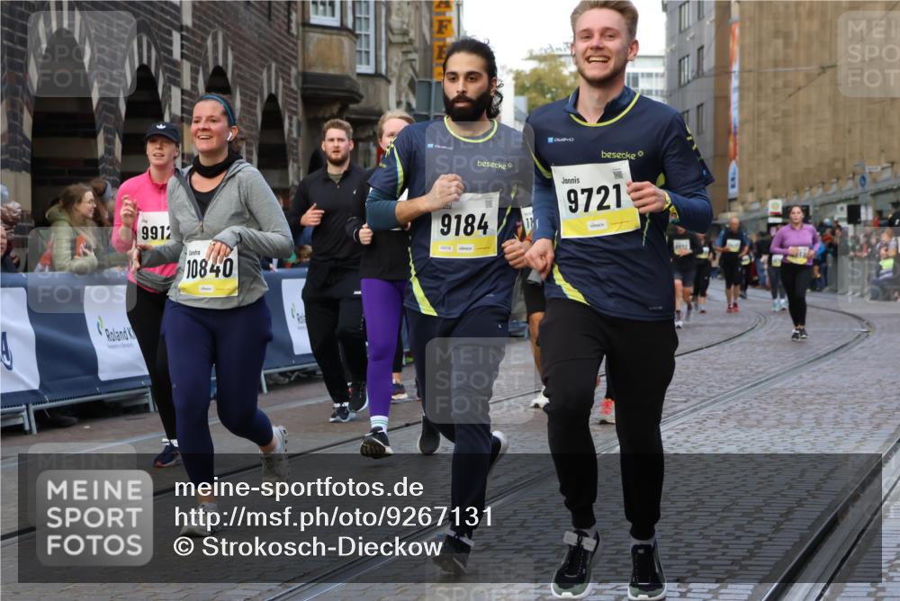 05.10.2025 - 20. swb-Marathon Bremen Strokosch-Dieckow http://msf.ph/oto/9267131 05.10.2025 11:08:55 Ziel 9184, 9466, 9721, 9774, 9853, 9912, 10031, 10087, 10248, 10458, 10714, 10840, 11126, 11142 meine-sportfotos.de