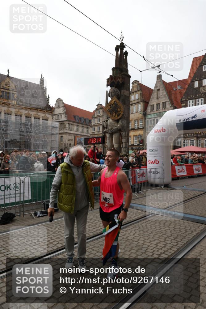 05.10.2025 - 20. swb-Marathon Bremen Yannick Fuchs http://msf.ph/oto/9267146 05.10.2025 12:09:04 Ziel  meine-sportfotos.de