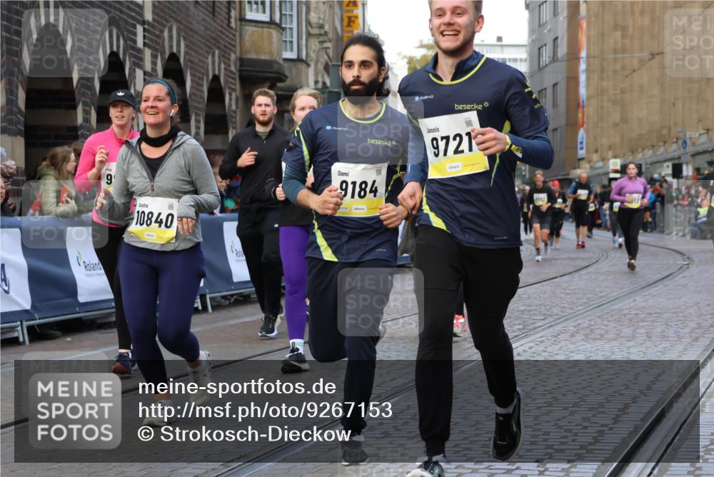 05.10.2025 - 20. swb-Marathon Bremen Strokosch-Dieckow http://msf.ph/oto/9267153 05.10.2025 11:08:55 Ziel 9184, 9466, 9721, 9774, 9853, 9912, 10031, 10087, 10248, 10458, 10714, 10840, 11126, 11142 meine-sportfotos.de