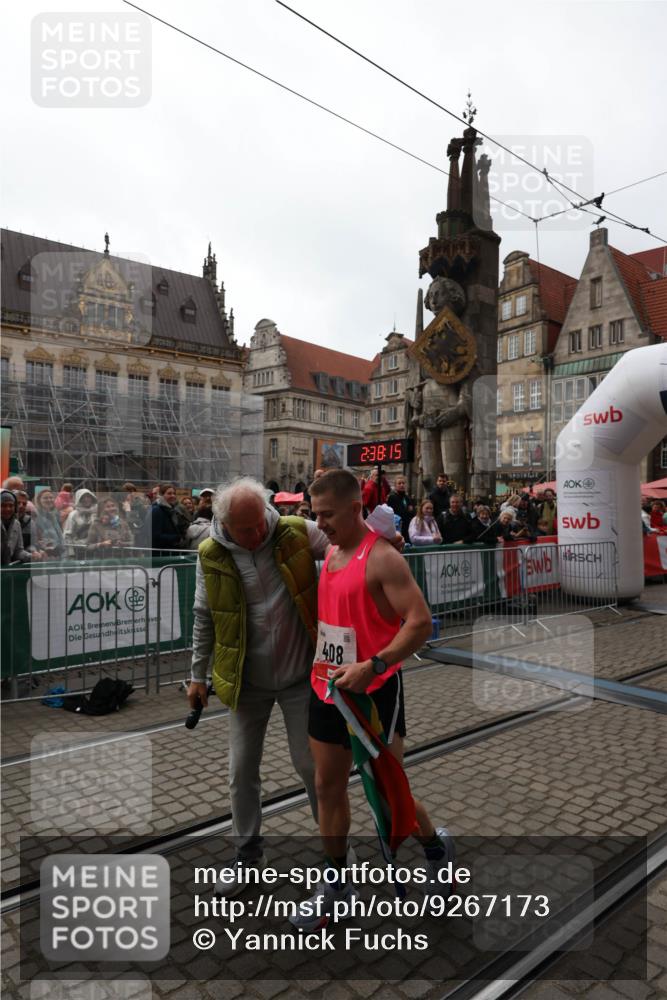 05.10.2025 - 20. swb-Marathon Bremen Yannick Fuchs http://msf.ph/oto/9267173 05.10.2025 12:09:05 Ziel  meine-sportfotos.de