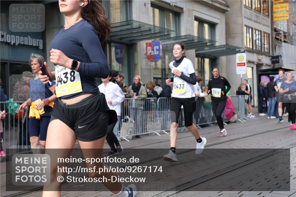 05.10.2025 - 20. swb-Marathon Bremen Strokosch-Dieckow http://msf.ph/oto/9267174 05.10.2025 11:05:55 Ziel 7979, 9205, 9228, 9355, 9387, 9438, 9523, 9712, 9764, 9786, 10081, 10095, 10100, 10101, 10152, 10192, 10243, 10249, 10374, 10404, 10462, 10587, 10597, 10611, 10623, 10640, 10848, 11065, 11092, 11134, 11169, 11195, 11231, 11233, 11296, 11433, 11485, 11525, 7979, 9205, 9228, 9355, 9387, 9438, 9523, 9712, 9764, 9786, 10081, 10095, 10100, 10101, 10152, 10192, 10243, 10249, 10374, 10404, 10462, 10587, 10597, 10611, 10623, 10640, 10848, 11065, 11092, 11134, 11169, 11195 meine-sportfotos.de