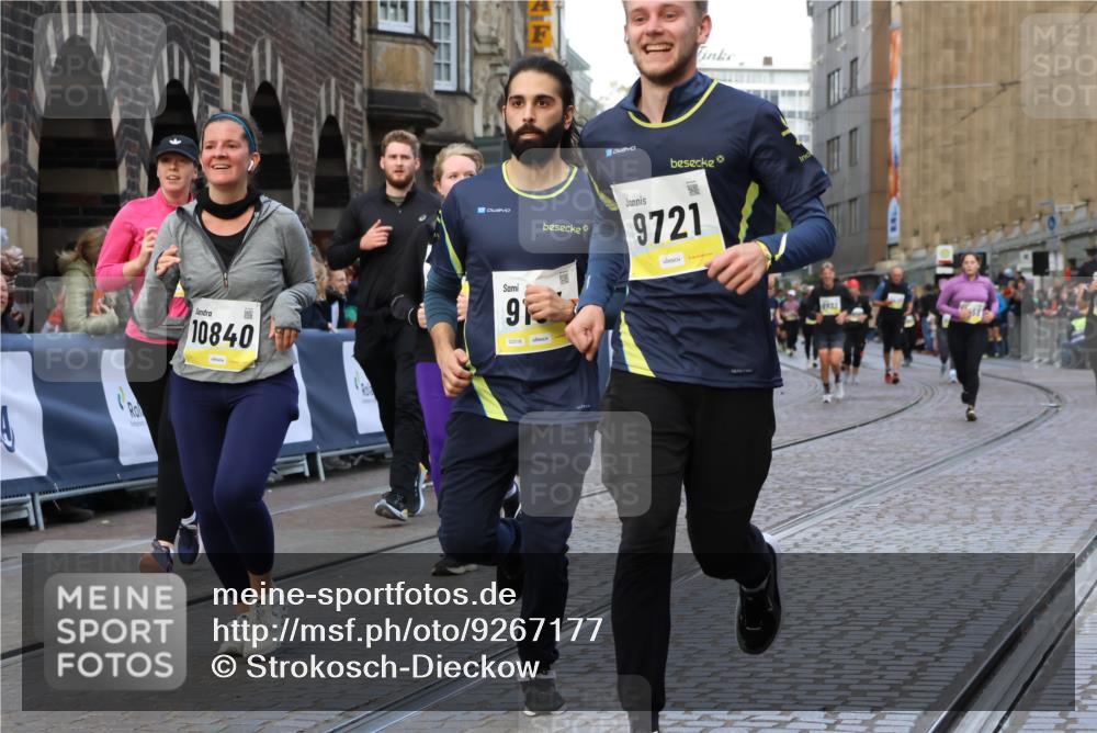 05.10.2025 - 20. swb-Marathon Bremen Strokosch-Dieckow http://msf.ph/oto/9267177 05.10.2025 11:08:55 Ziel 9184, 9466, 9721, 9774, 9853, 9912, 10031, 10087, 10248, 10458, 10714, 10840, 11126, 11142 meine-sportfotos.de