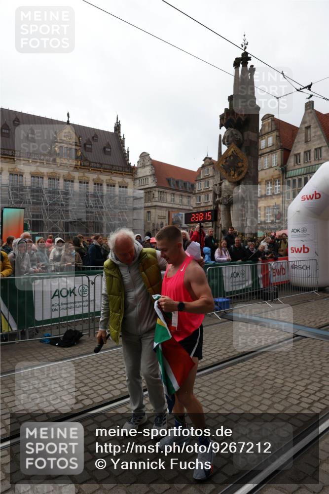05.10.2025 - 20. swb-Marathon Bremen Yannick Fuchs http://msf.ph/oto/9267212 05.10.2025 12:09:05 Ziel  meine-sportfotos.de