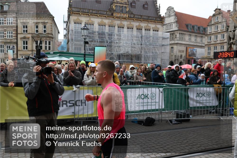 05.10.2025 - 20. swb-Marathon Bremen Yannick Fuchs http://msf.ph/oto/9267233 05.10.2025 12:09:30 Ziel  meine-sportfotos.de