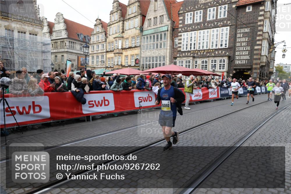 05.10.2025 - 20. swb-Marathon Bremen Yannick Fuchs http://msf.ph/oto/9267262 05.10.2025 10:52:00 Ziel 9004, 9506, 10817, 10968, 11080, 11361, 11394, 11689, 11696 meine-sportfotos.de