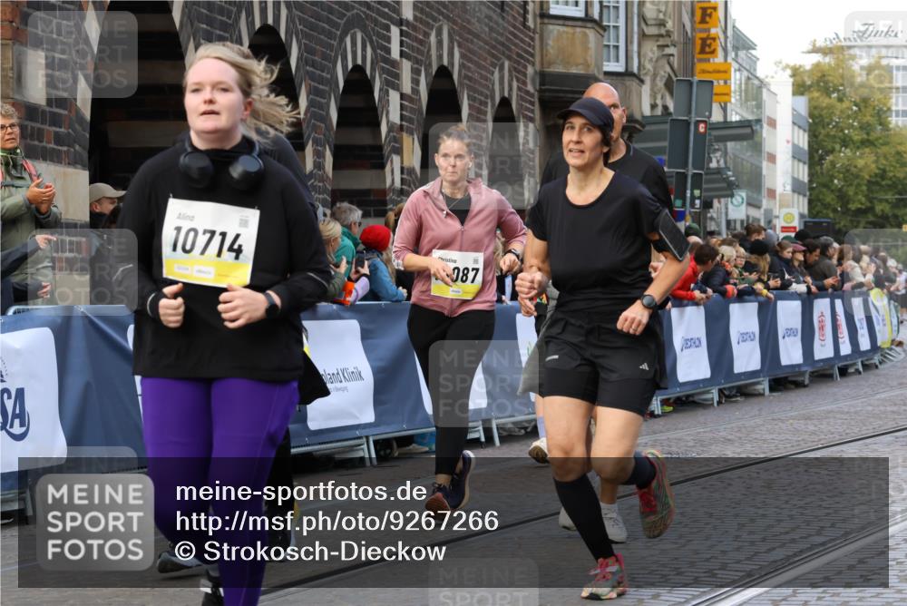05.10.2025 - 20. swb-Marathon Bremen Strokosch-Dieckow http://msf.ph/oto/9267266 05.10.2025 11:08:57 Ziel 9184, 9466, 9774, 9912, 10031, 10087, 10248, 10458, 10714, 10840, 11126, 11142 meine-sportfotos.de