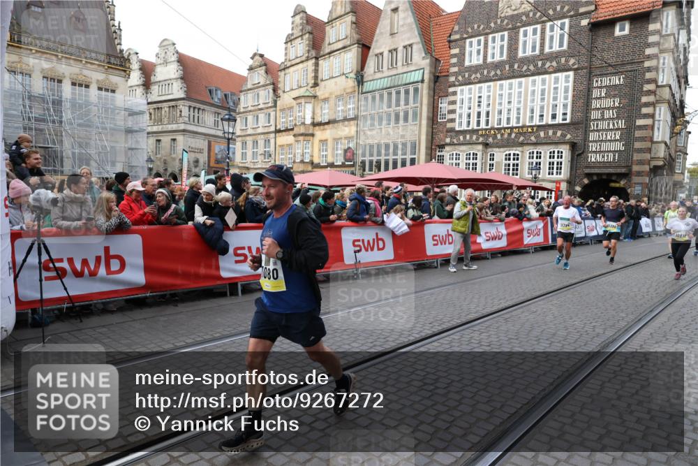05.10.2025 - 20. swb-Marathon Bremen Yannick Fuchs http://msf.ph/oto/9267272 05.10.2025 10:52:00 Ziel 9004, 9506, 10817, 10968, 11080, 11361, 11394, 11689, 11696 meine-sportfotos.de